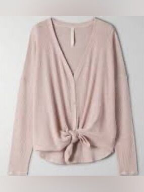 19. the group by babaton waffle knot tie M